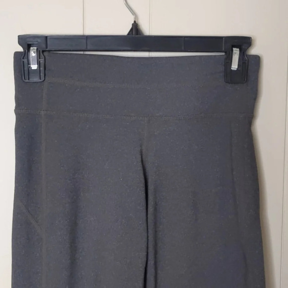 Athleta Gray Kick Booty Capri Leggings - Picture 3 of 6